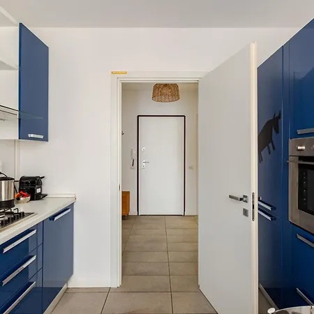 Leopardi 9, Bright - & Station Nearby * Lecco