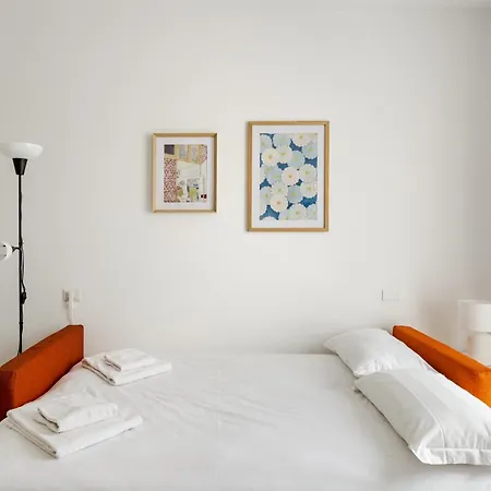 Leopardi 9, Bright - & Station Nearby Lecco