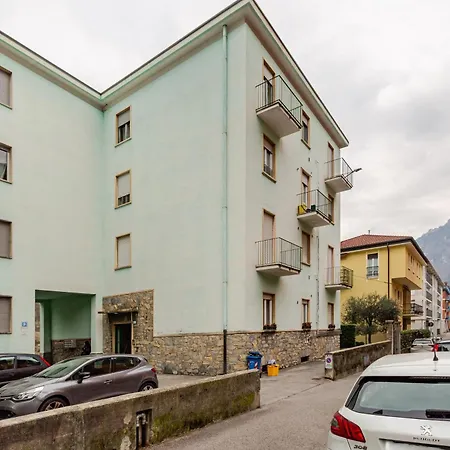 Lejlighed Leopardi 9, Bright - & Station Nearby Lecco